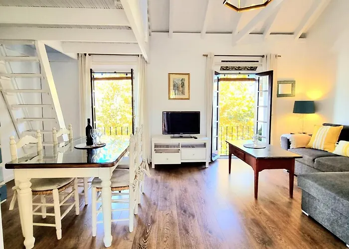 Downtown Pueblo Lopez Eco In Center Apartment