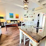 Downtown Pueblo Lopez Eco In Center *